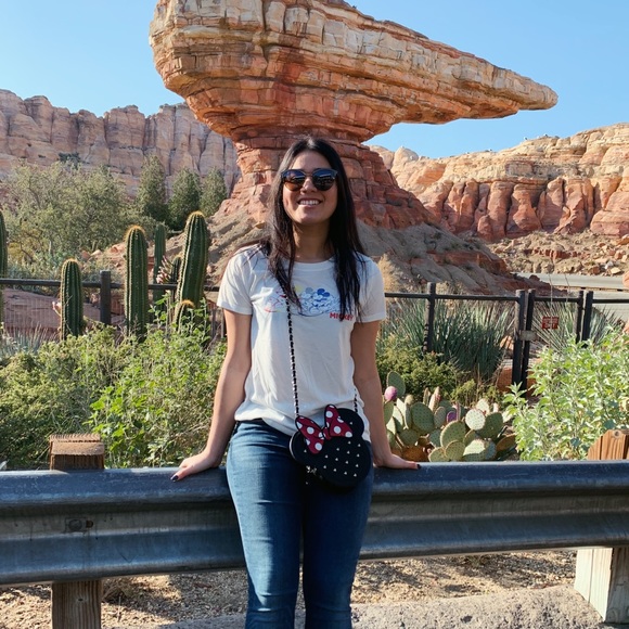 Meet your Posher, Emily - Picture 6 of 8